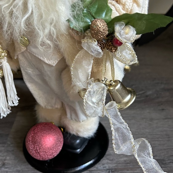 Santa - Picture 10 of 10